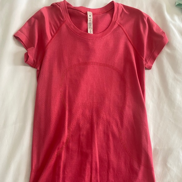 Swiftly Tech Short Sleeve 2.0 - Picture 1 of 4